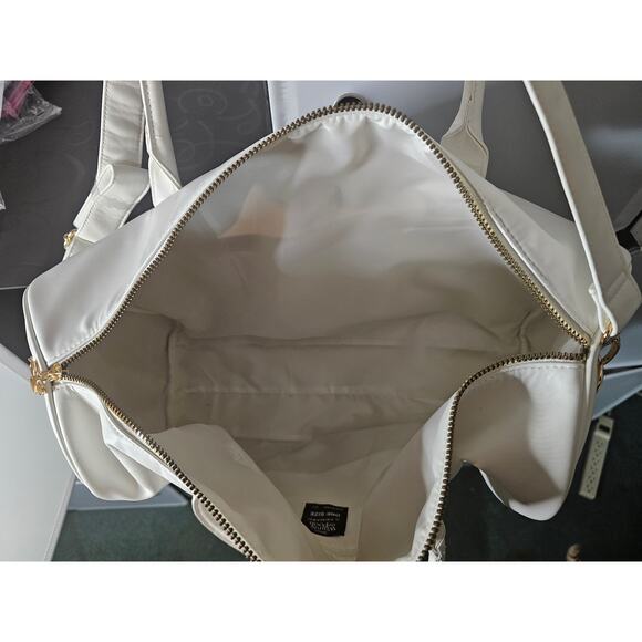 Disney Winnie The Pooh Faux Leather Weekender/Overnight Travel Bag *Primark* NWT - Picture 6 of 6